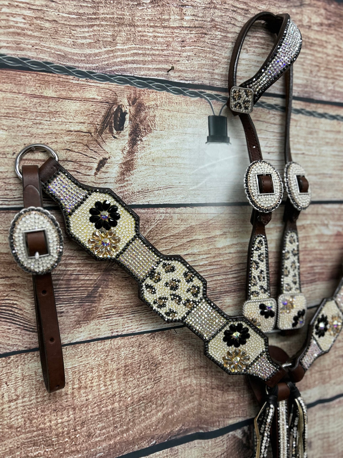 Petals and Leopard Square Set